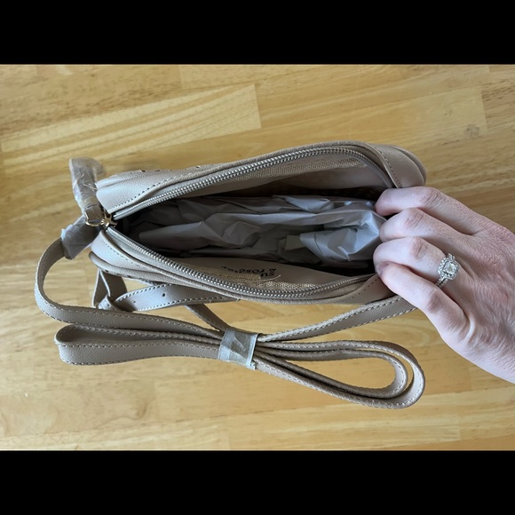 Taupe crossbody - Picture 3 of 3